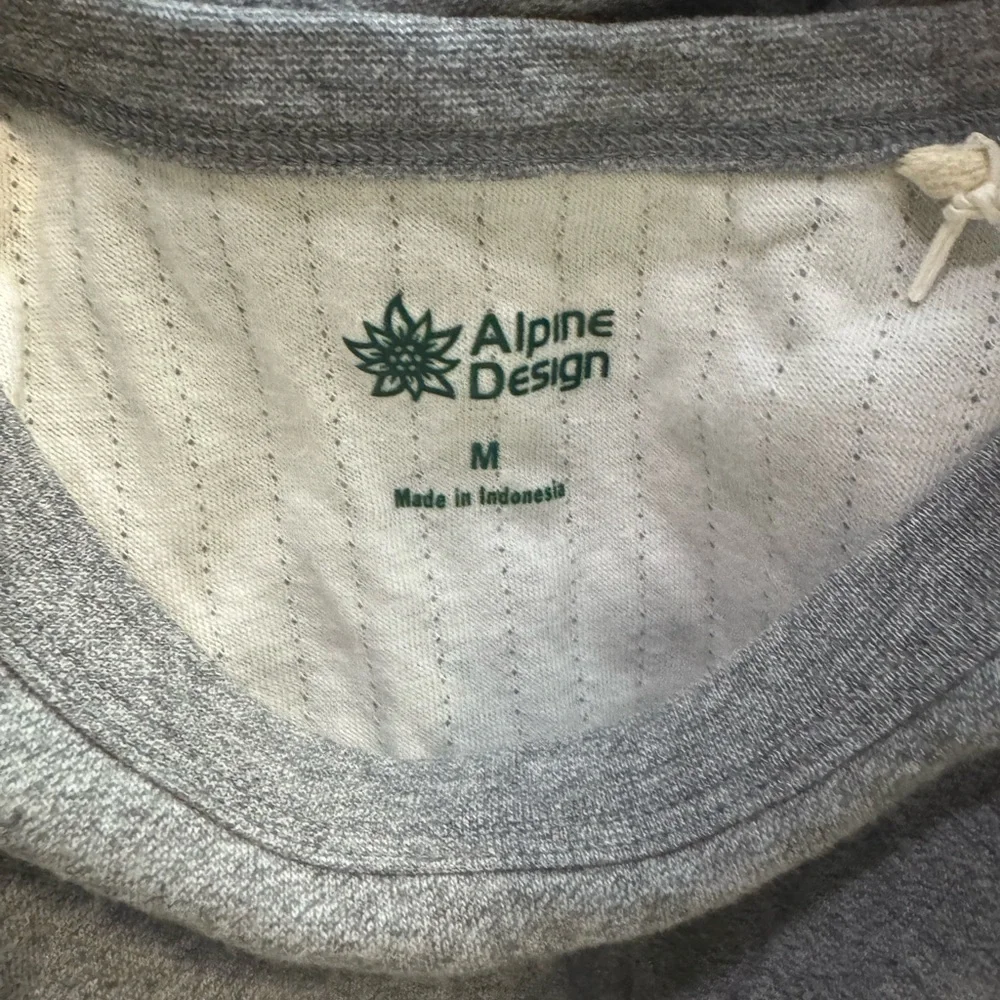 NWT! Men’s Alpine Design buttery soft gray long sleeve crew neck shirt Medium - Picture 4 of 5